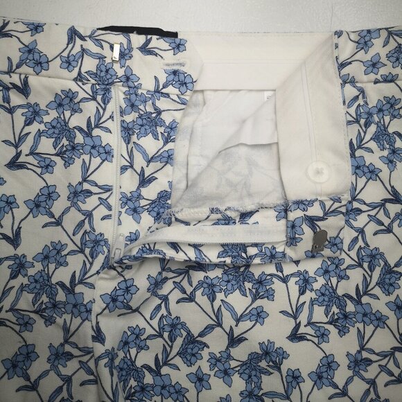 Banana Republic Ladies Size 12 Ivory w/Blue Flower Pattern Bermuda Length Shorts - Picture 7 of 11